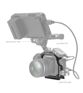 Cage OM System OM-1 3948