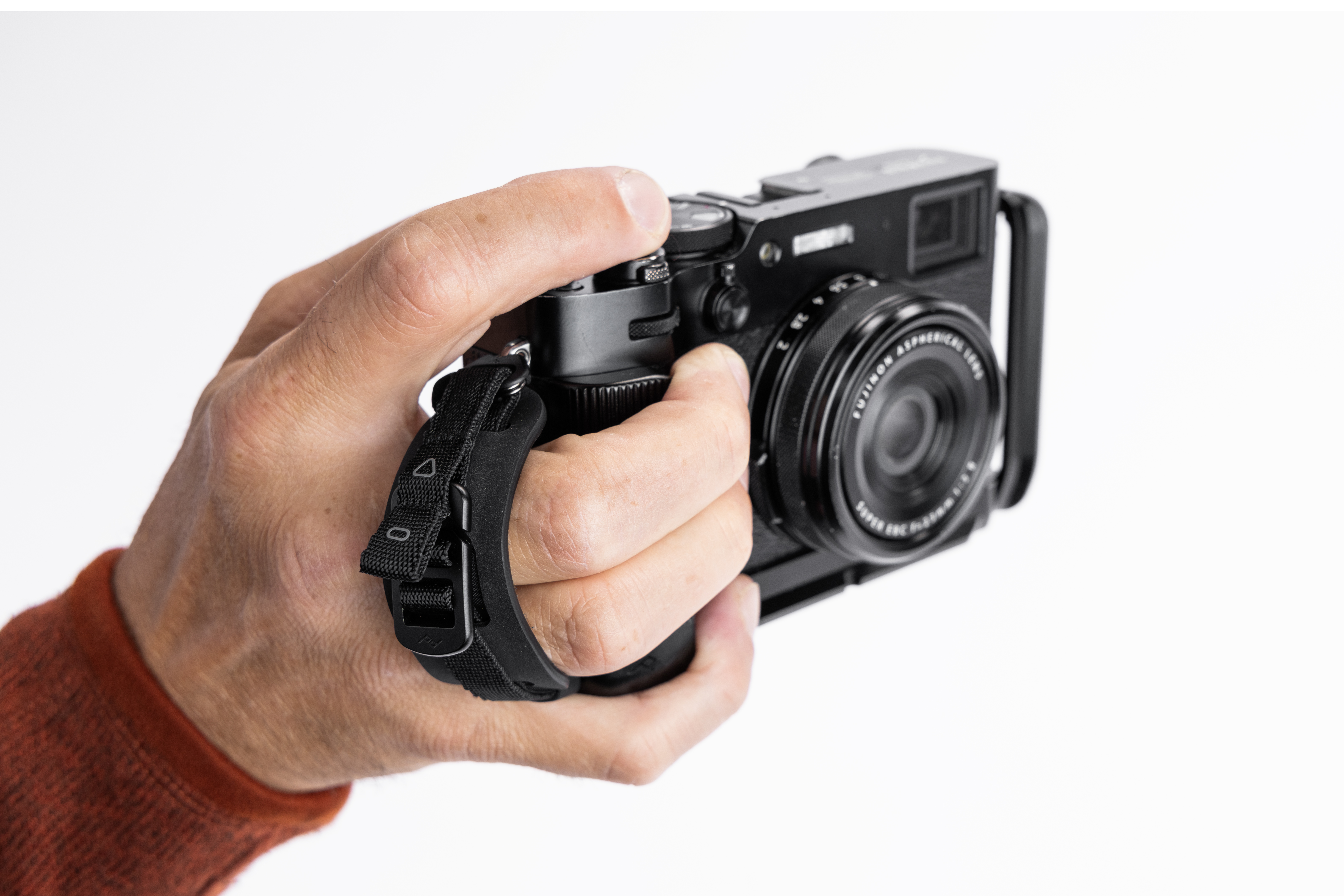 Field Bracket with Grip - Fujifilm X100VI