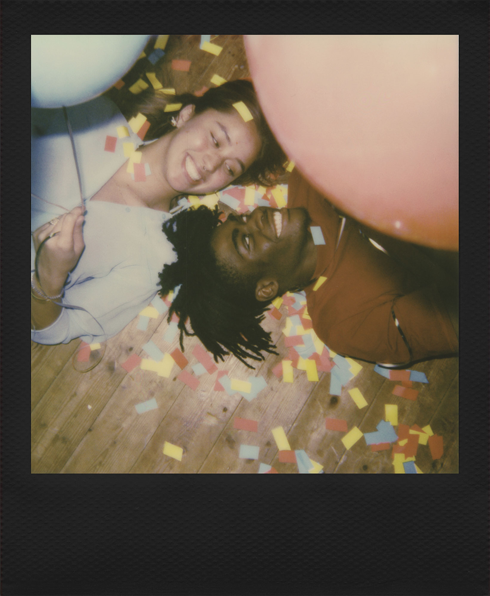 Color Film i-Type - Black Frame Edition (8Photos)