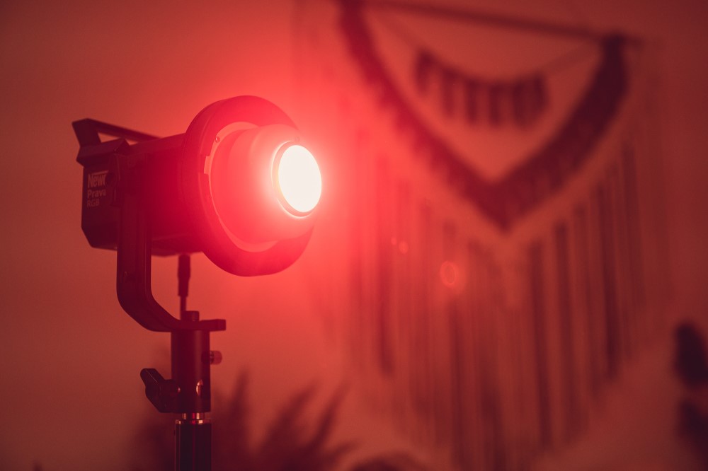 LED Leuchte RGB Pravaha