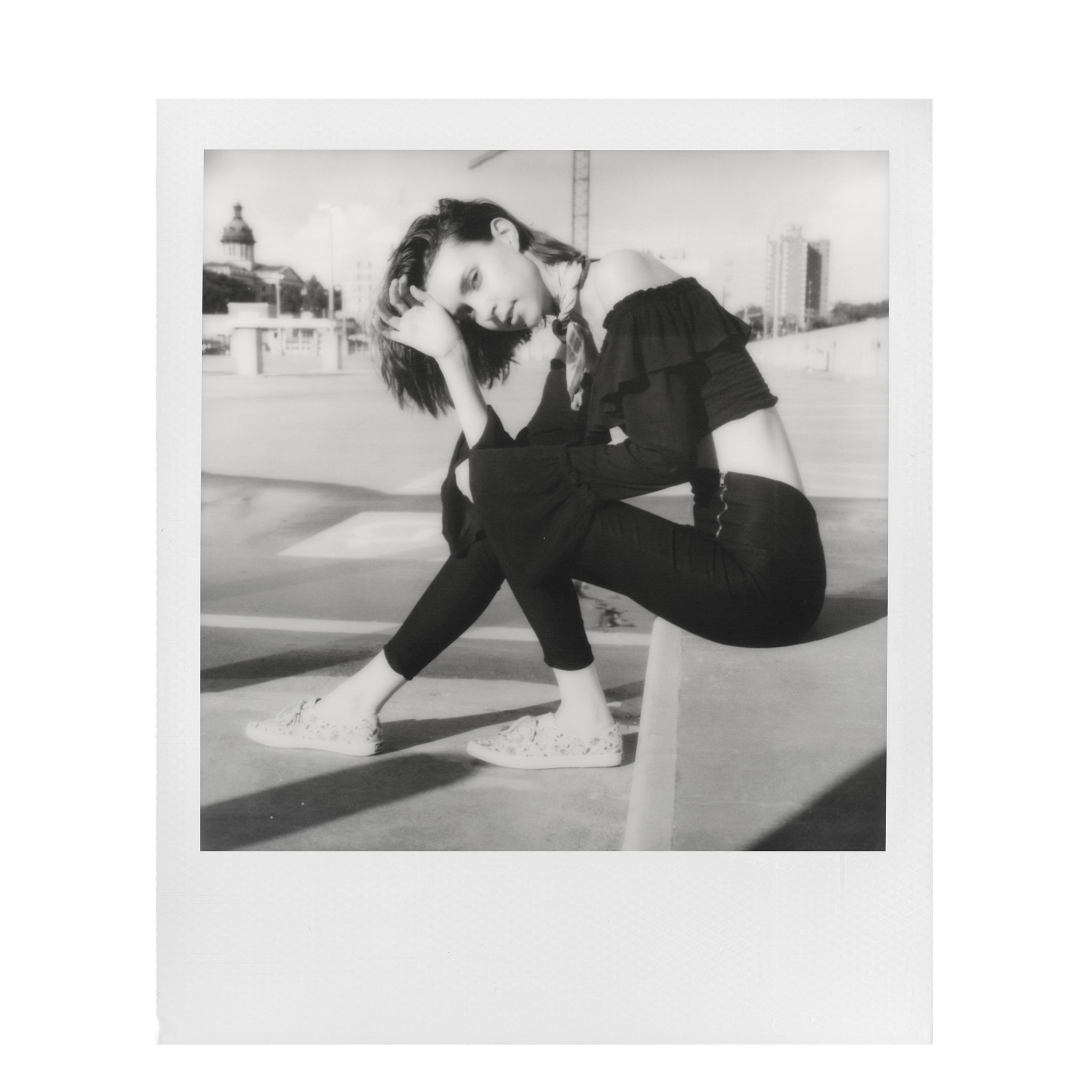 B&W Film SX-70 (8Photos)