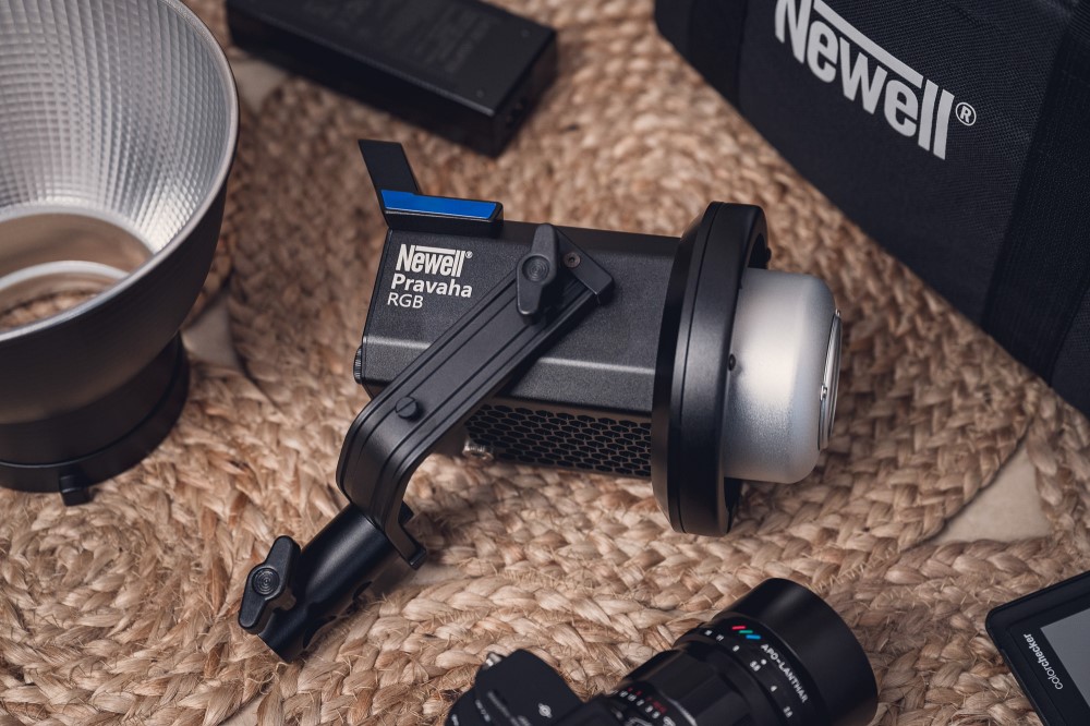 LED Leuchte RGB Pravaha