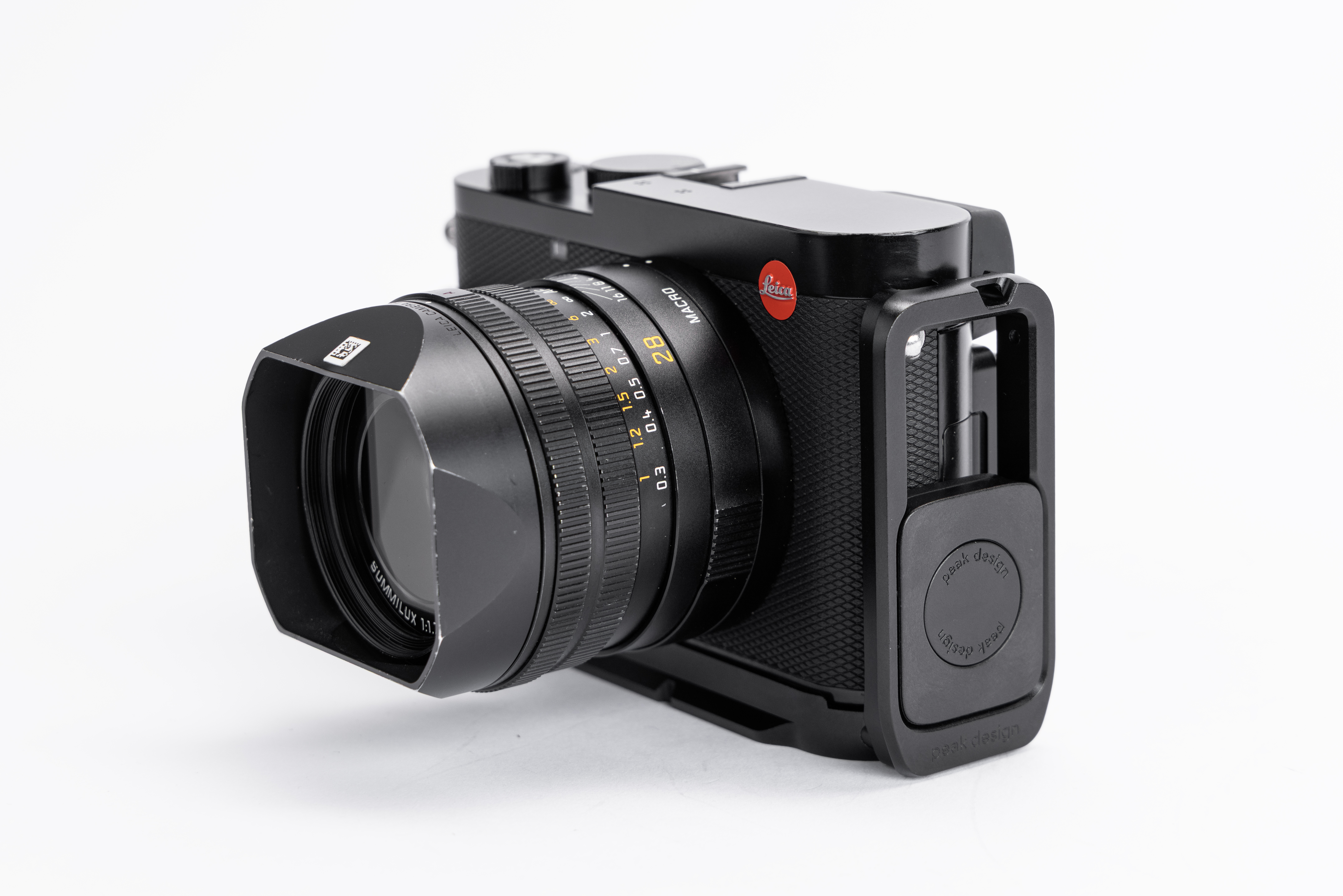 Field Bracket with Grip - Leica Q3