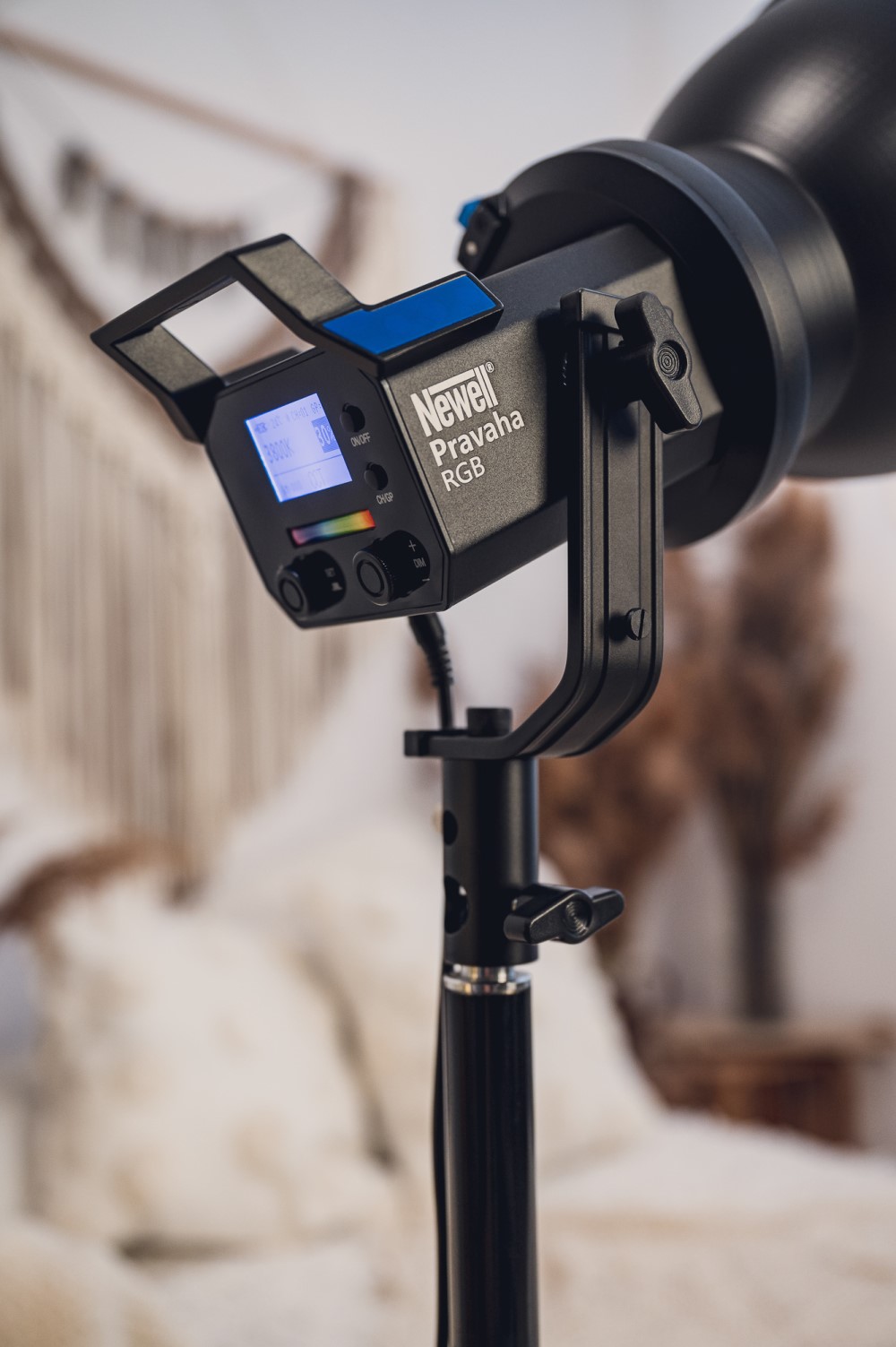 LED Leuchte RGB Pravaha