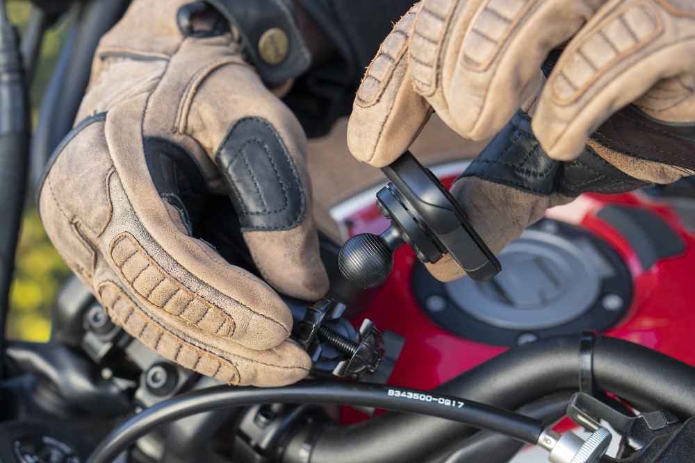 Ball Mount Adapter Locking 20mm