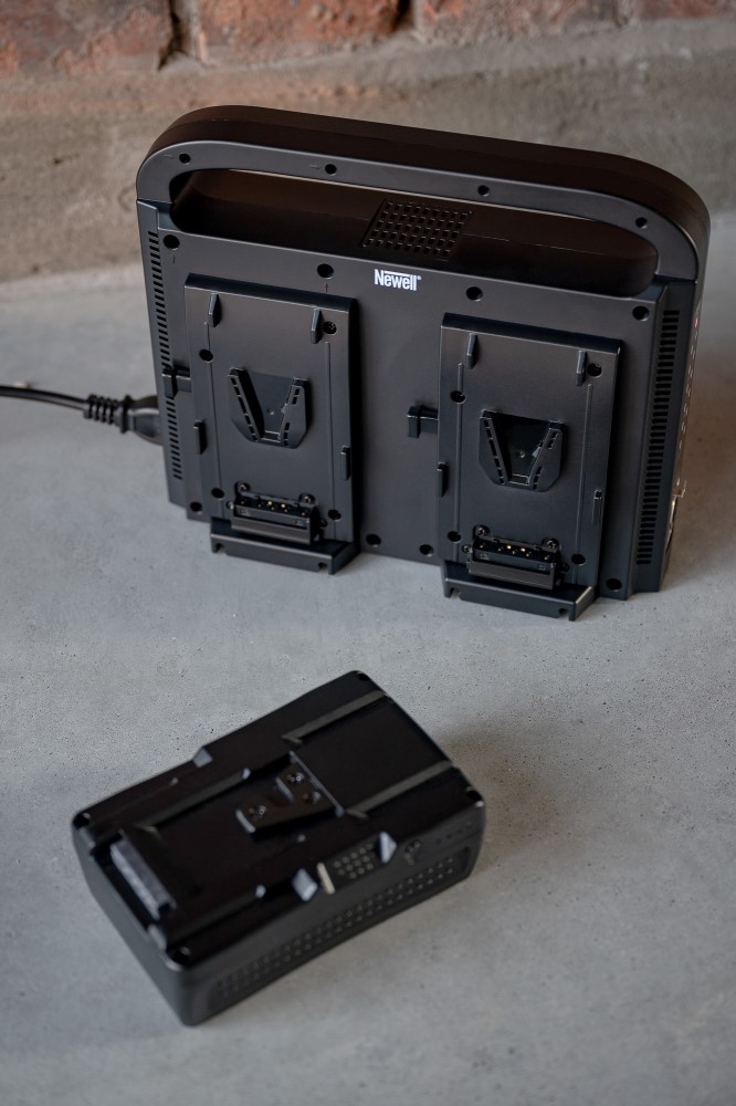 Vierkanal-Ladegerät BP-4CH für V-Mount Akkus