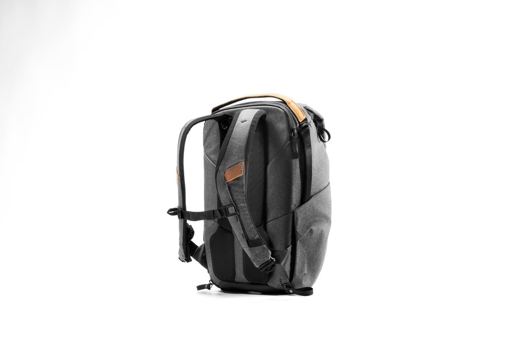 Everyday Backpack 20L v2 - Charcoal PFAS Free