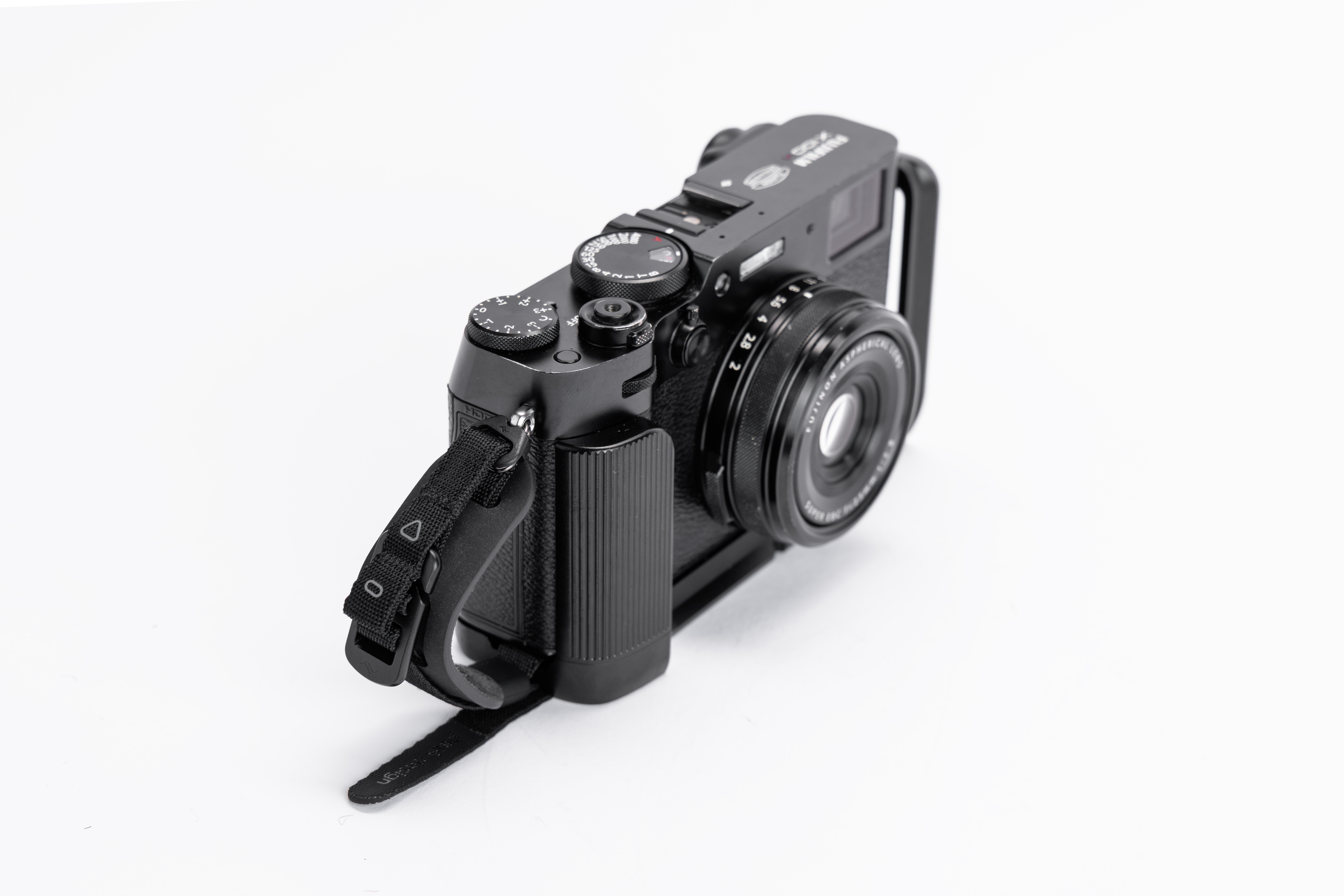 Field Bracket with Grip - Fujifilm X100VI