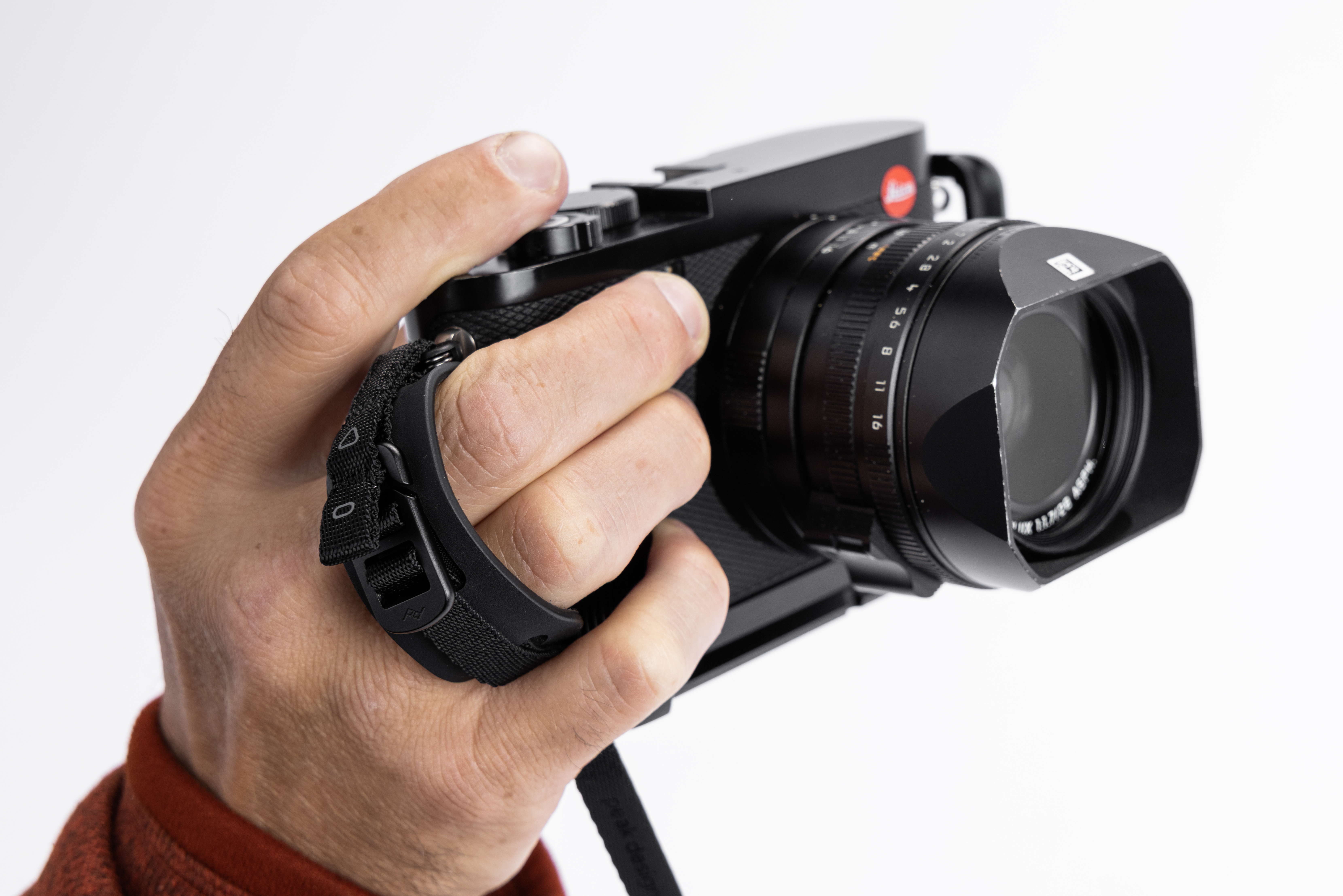 Field Bracket with Grip - Leica Q3