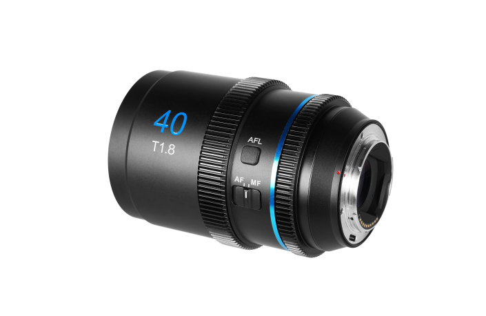 Sirui 40mm T1.8 1.33X S35 AF Anamorphic Lens (E Mount) - Blue Flare