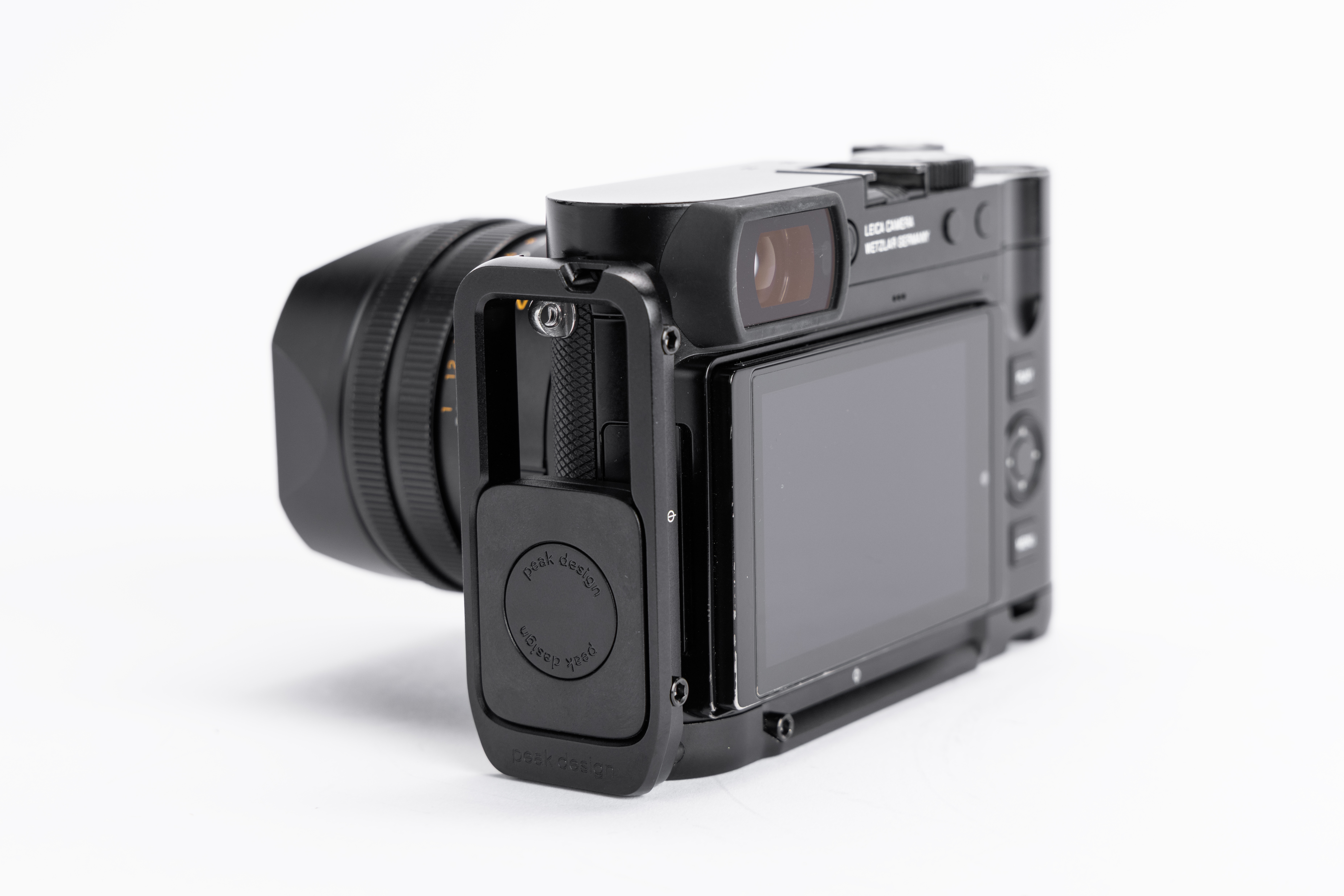 Field Bracket with Grip - Leica Q3