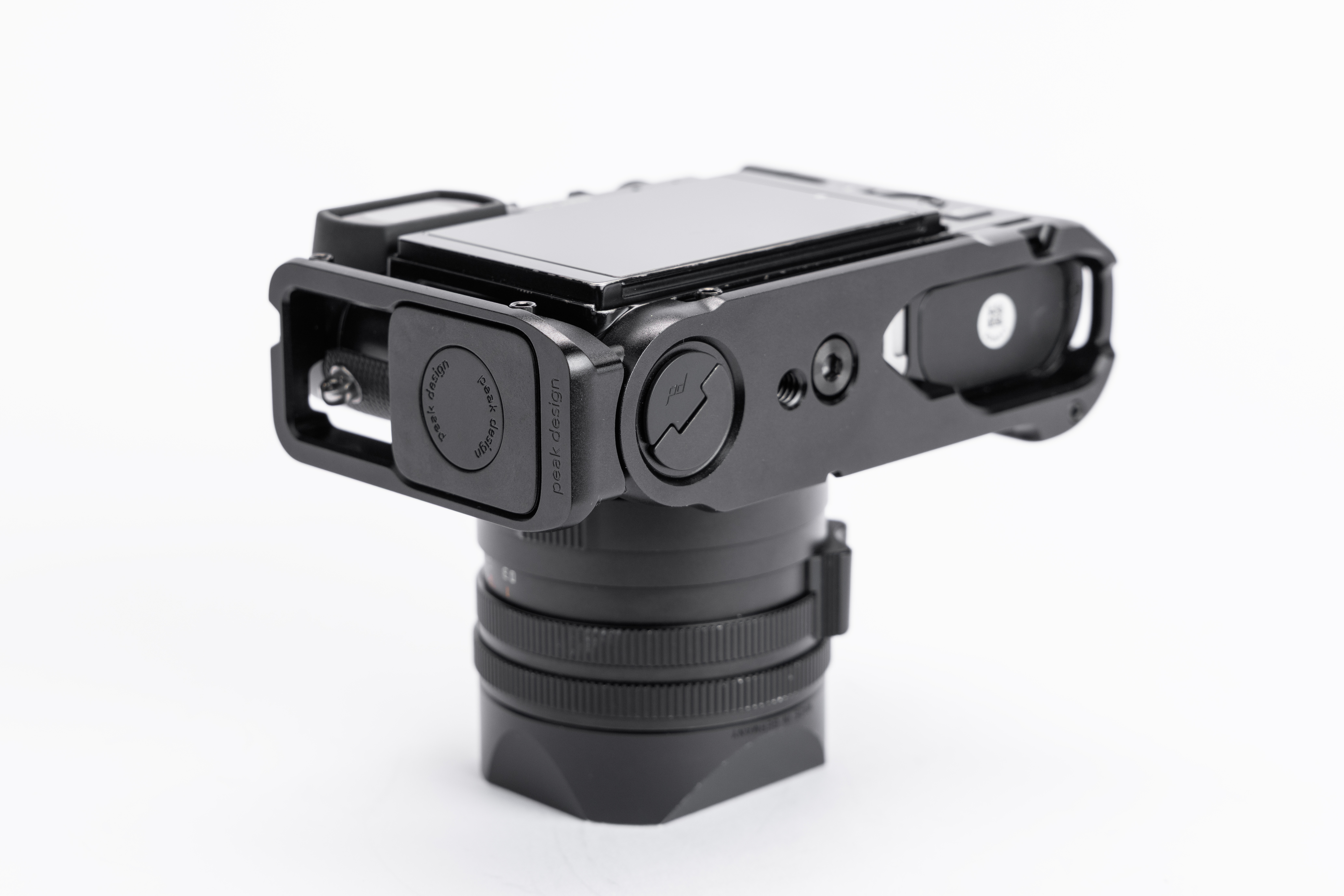 Field Bracket with Grip - Leica Q3